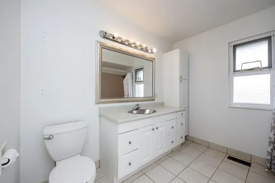 1373 Lynn Valley Road, North Vancouver For Sale - image 22