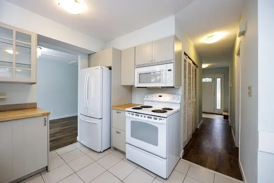 1373 Lynn Valley Road, North Vancouver For Sale - image 3