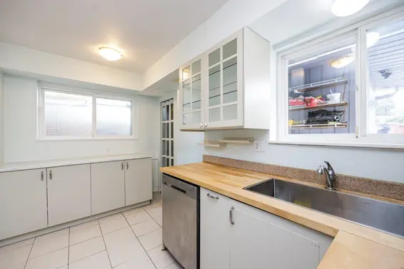 1373 Lynn Valley Road, North Vancouver For Sale - image 4