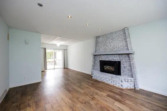 1373 Lynn Valley Road, North Vancouver For Sale - image 8