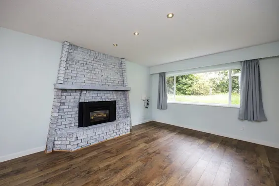 1373 Lynn Valley Road, North Vancouver For Sale - image 9