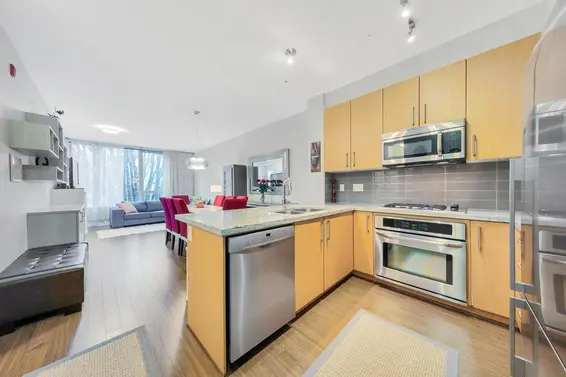 307 159 West 22nd Street, North Vancouver For Sale - image 3