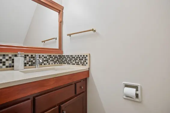 4 220 West 16th Street, North Vancouver For Sale - image 24