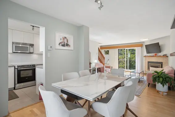4 220 West 16th Street, North Vancouver For Sale - image 4