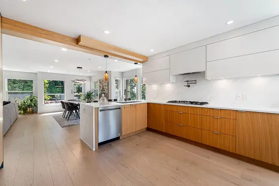 11 2425 Edgemont Boulevard, North Vancouver For Sale - image 11