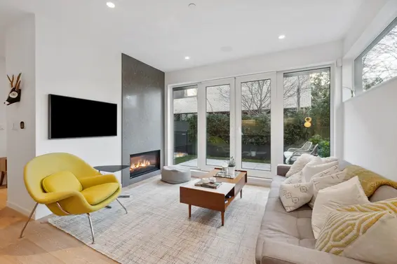 4 3730 Edgemont Boulevard, North Vancouver For Sale - image 11