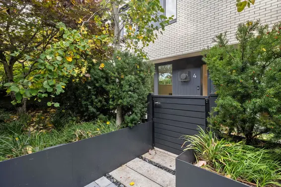 4 3730 Edgemont Boulevard, North Vancouver For Sale - image 7