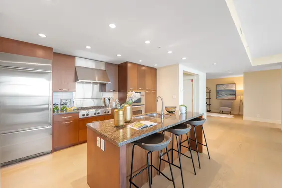 1002 3335 Cypress Place, West Vancouver For Sale - image 12