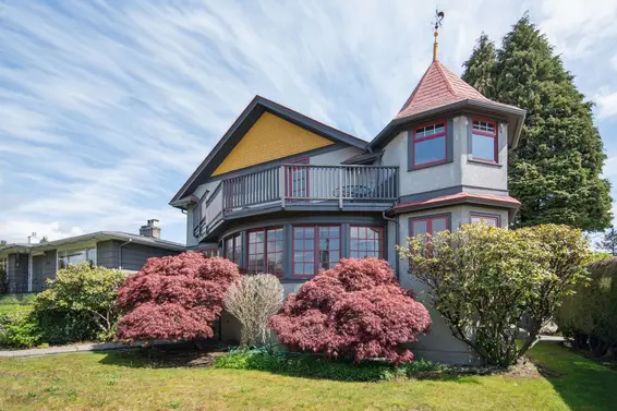 1312 Grand Boulevard, North Vancouver For Sale - image 2