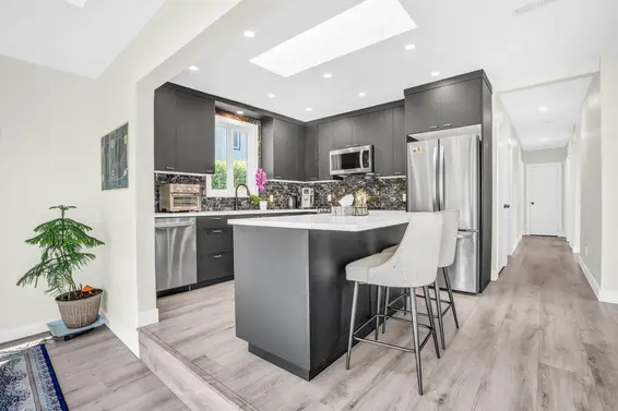 300 West Balmoral Road, North Vancouver For Sale - image 13
