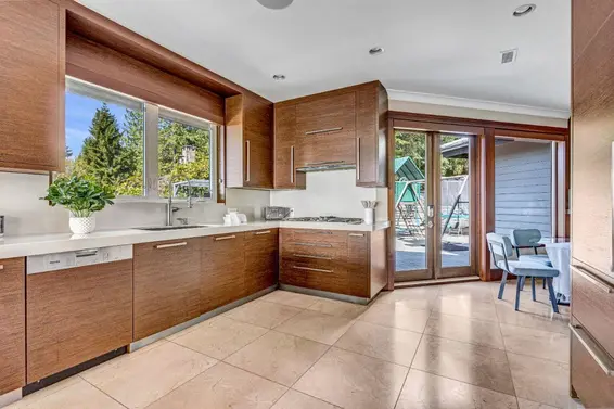 1365 Cammeray Road, West Vancouver For Sale - image 10