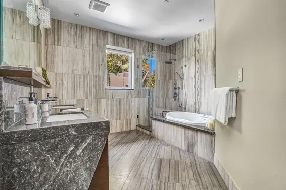 1365 Cammeray Road, West Vancouver For Sale - image 19