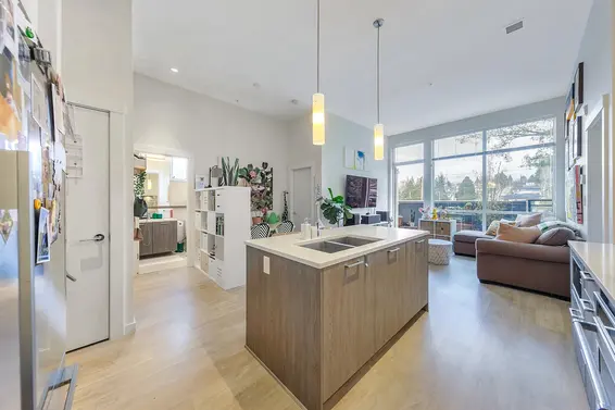 405 615 East 3Rd Street, North Vancouver