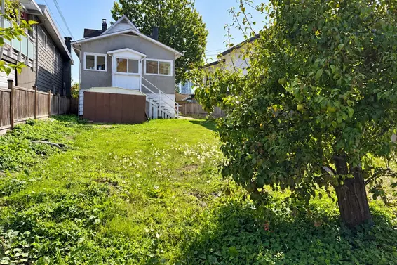 216 East 18th Street, North Vancouver For Sale - image 12