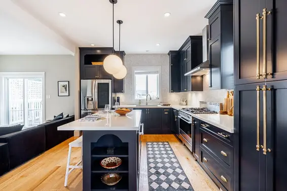 457 East 11th Street, North Vancouver For Sale - image 2