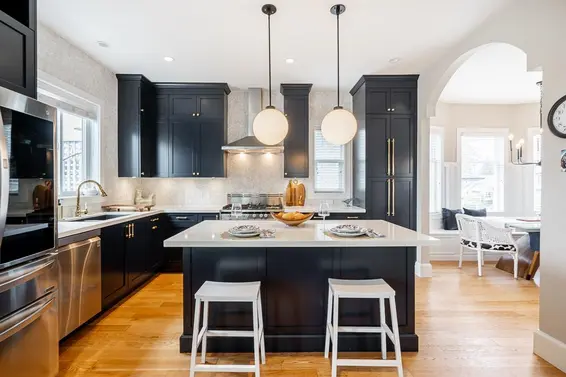 457 East 11th Street, North Vancouver For Sale - image 3