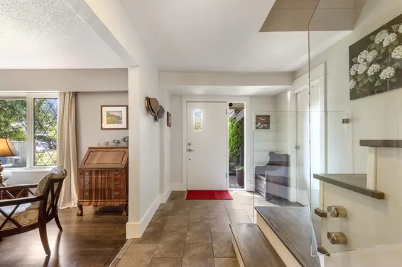 1102 Lodge Road, North Vancouver For Sale - image 11