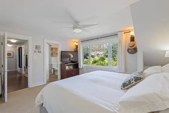 1102 Lodge Road, North Vancouver For Sale - image 15