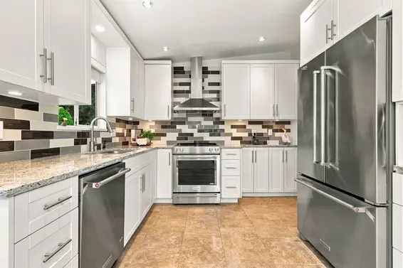3773 Regent Avenue, North Vancouver For Sale - image 9