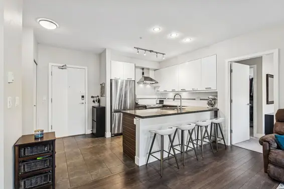 302 1273 Marine Drive, North Vancouver