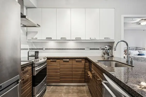 302 1273 Marine Drive, North Vancouver For Sale - image 11