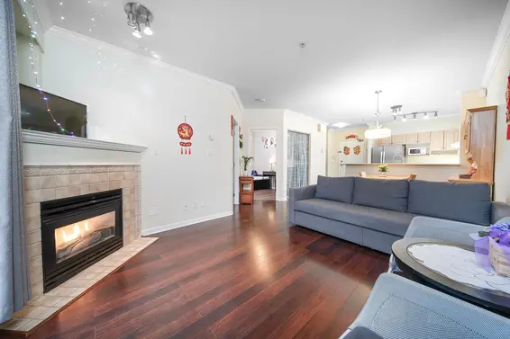 210 3629 Deercrest Drive, Vancouver