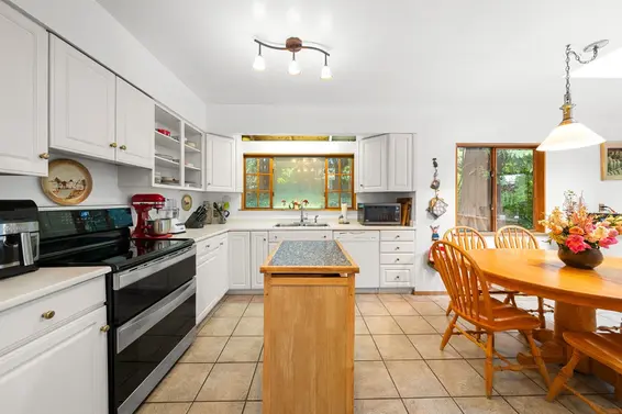 338 East Osborne Road, North Vancouver For Sale - image 17