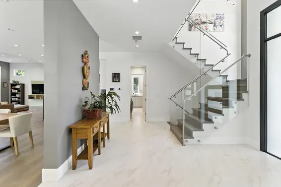 1891 Burrill Avenue, North Vancouver For Sale - image 4
