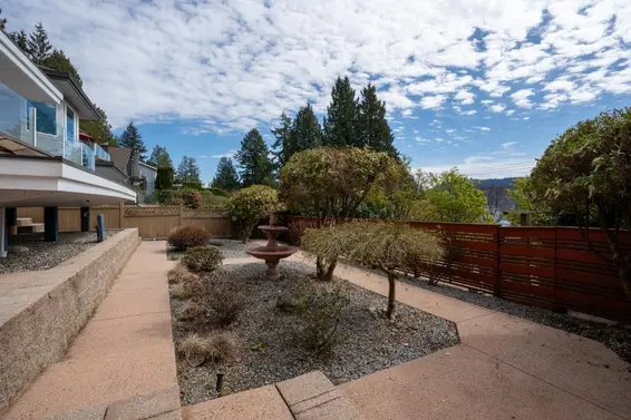 4493 Epps Avenue, North Vancouver For Sale - image 38