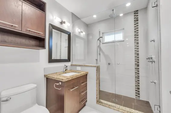 1585 Ross Road, North Vancouver For Sale - image 16