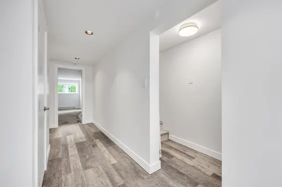 1585 Ross Road, North Vancouver For Sale - image 18
