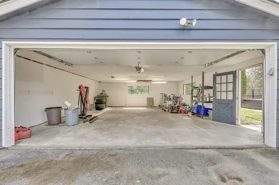 1585 Ross Road, North Vancouver For Sale - image 27