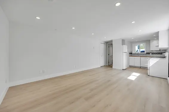 1585 Ross Road, North Vancouver For Sale - image 28