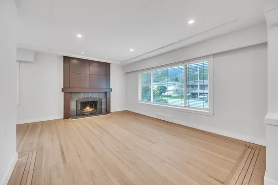 1585 Ross Road, North Vancouver For Sale - image 4