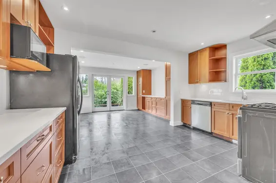 1585 Ross Road, North Vancouver For Sale - image 8
