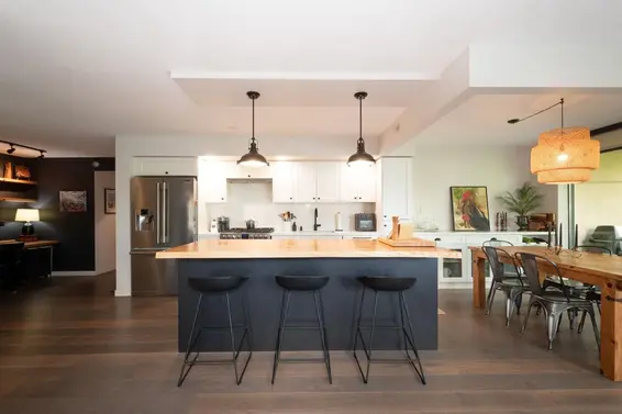 308 683 West Victoria Park, North Vancouver