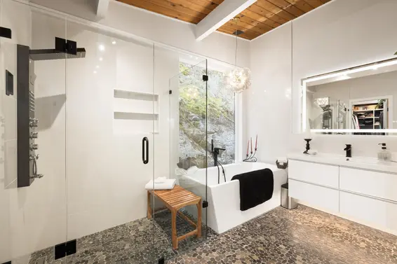 195 Kelvin Grove Way, Lions Bay For Sale - image 14
