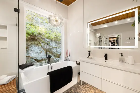 195 Kelvin Grove Way, Lions Bay For Sale - image 15