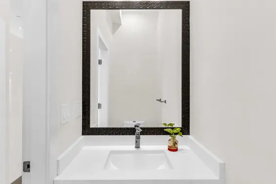 409 West Keith Road, North Vancouver For Sale - image 10