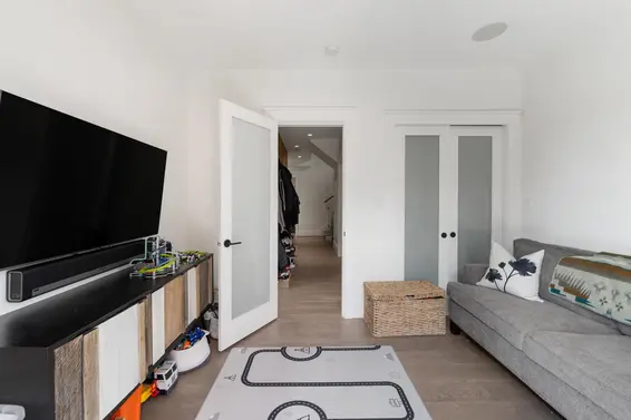 540 Brand Street, North Vancouver For Sale - image 31