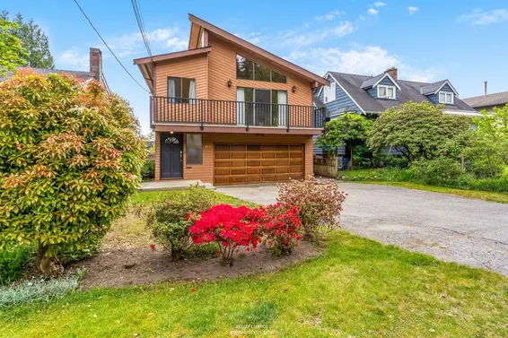 859 East 17th Street, North Vancouver