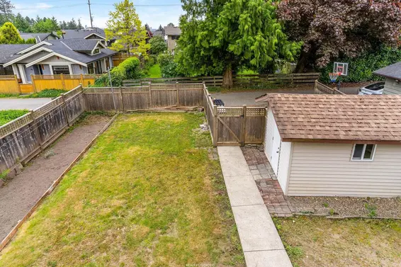 859 East 17th Street, North Vancouver For Sale - image 20