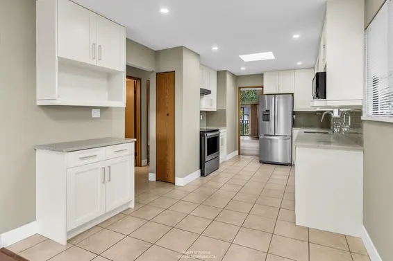 859 East 17th Street, North Vancouver For Sale - image 9