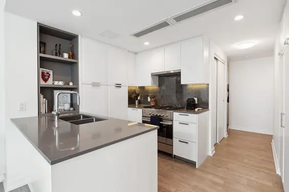 403 1471 Hunter Street, North Vancouver For Sale - image 2