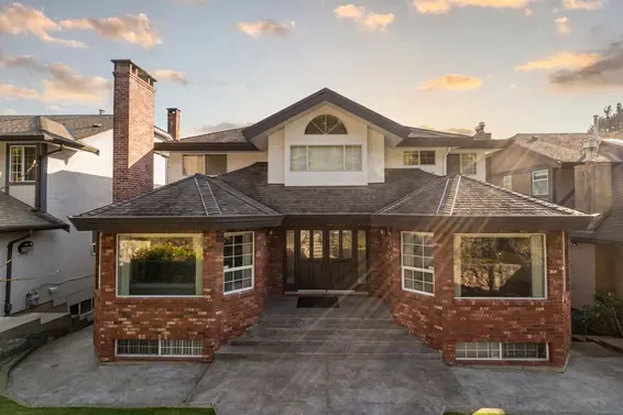 547 Tempe Crescent, North Vancouver