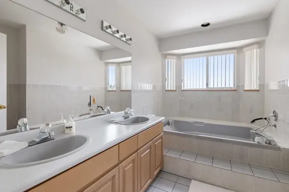 547 Tempe Crescent, North Vancouver For Sale - image 17