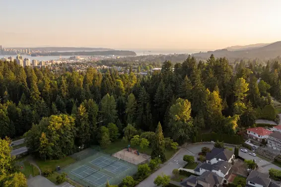 547 Tempe Crescent, North Vancouver For Sale - image 27