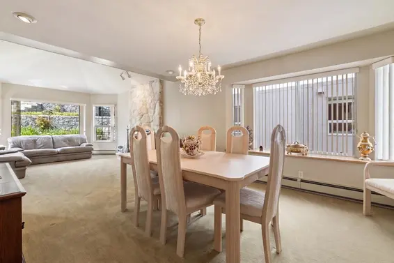 547 Tempe Crescent, North Vancouver For Sale - image 3