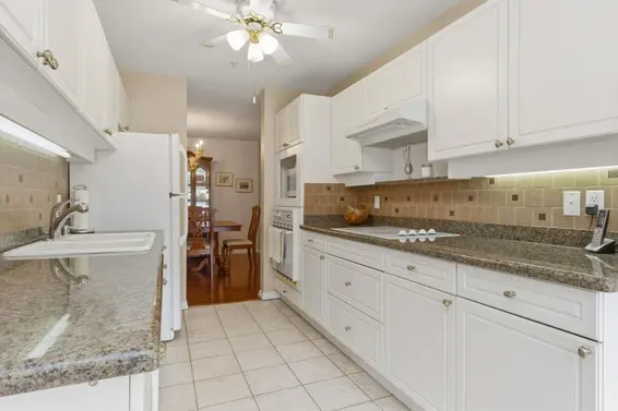 312 3680 Banff Court, North Vancouver For Sale - image 11