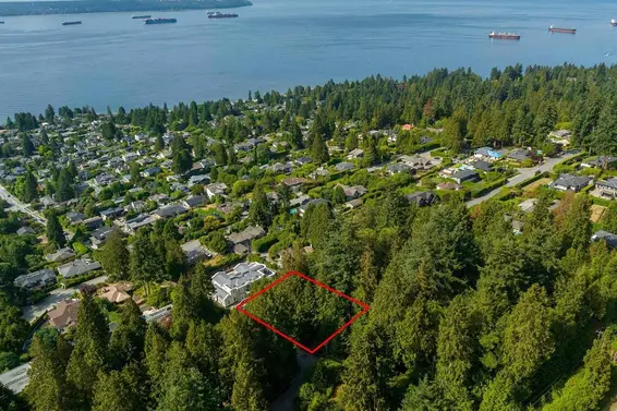 2517 Rosebery Avenue, West Vancouver For Sale - image 3